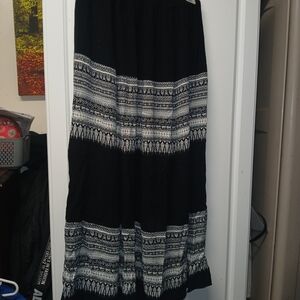 Black and White Patterned Women's Skirt